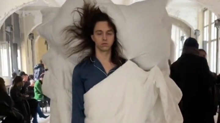 “Thời trang nên là sự giải thoát, chứ không phải sự gò bó”