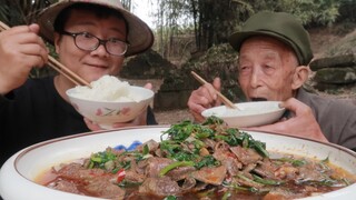 Sauteed beef liver, tender and refreshing.