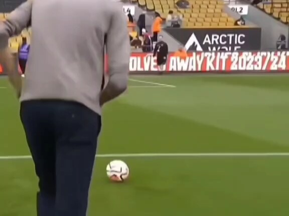 If basketball has Yao Ming, then football has Crouch.