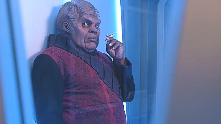 Alien Smokes 500 Hua Zi a Day, Quits Hua Zi—but Falls for Hongshuangxi Instead!