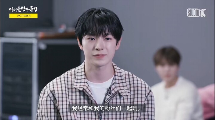 يا صاحب الورق، خلّي للبنات الحالمات ولو قليلًا من ماء الوجه هههههههه