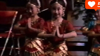 1990年王亚彬六岁的印度舞，东方歌舞团张均老师教授！祝天下所有小朋友，六一儿童节快乐！