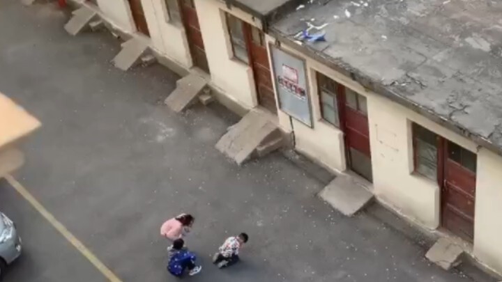 Kumohon, pesawat cepatlah turun