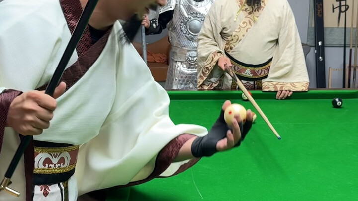 Dẫn bóng trong chốn khuê trung, quyết thắng nơi ngàn dặm.