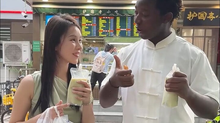 เรื่องราวพลิกชีวิตของสาวสุดเพี้ยนที่เที่ยวปักกิ่งแบบประหยัดจนกลายเป็นเศรษฐี!