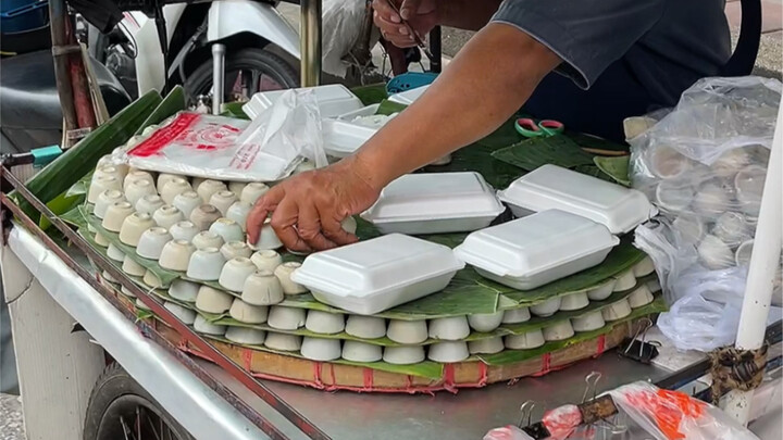 Thai Street Food: Cup-Served Pandan Coconut Jelly — Sweet, Silky Smooth, and Richly Fragrant with Co