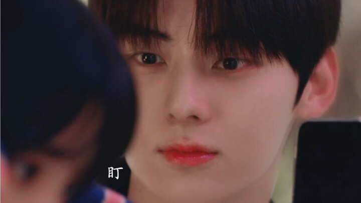 Anh chàng thẳng thắn, chẳng biết chiều lòng người, vậy mà lại dành cho cô sự ưu ái công khai đến thế