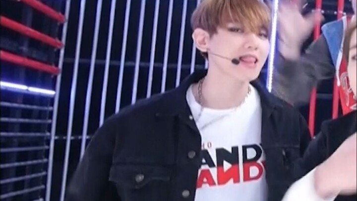 If you are observant, you may have noticed that the 2020 Candy was "spoiled" by Baekhyun's stage cos