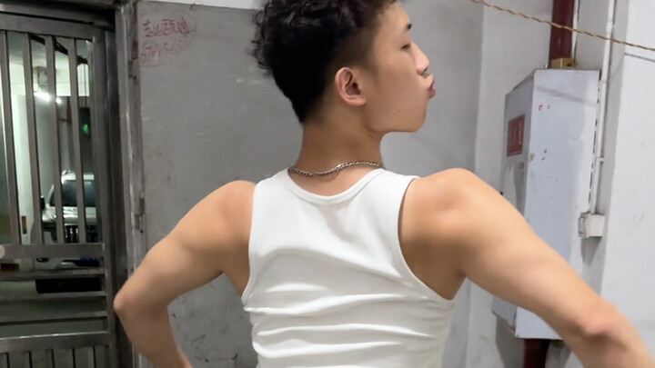 ผู้ชายควรแสดงเสน่ห์ของตัวเองต่อหน้าเพศตรงข้ามอย่างไร