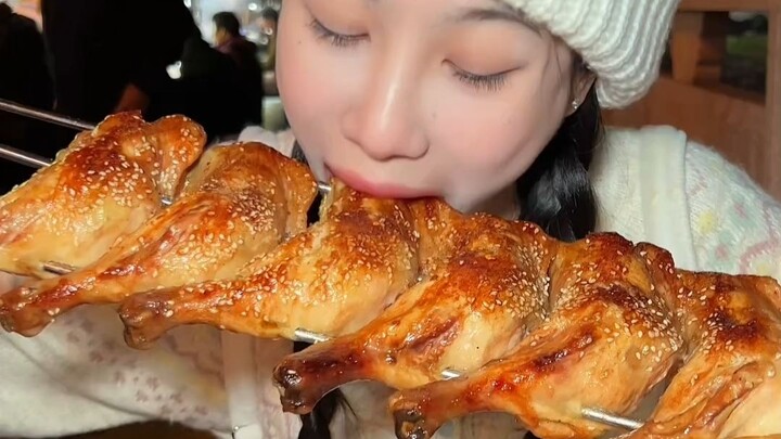 ที่สุดคือกลิ่นอายชีวิตประจำวัน ความอร่อยจากแผงลอยข้างทาง