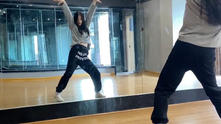 "PLAY" (Youth With You 2) slow-motion mirror cover