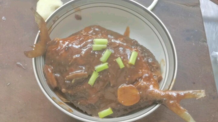 Do fish eat fried fish flavored with essence?