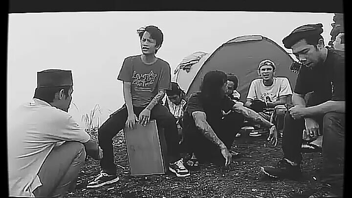 Hasbi Rabbi Jalallahu.cover.                                  Santri Tasawuf Underground