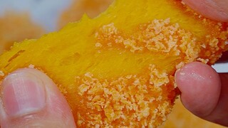 Pumpkin pie is so easy to make, crispy on the outside and soft on the inside, the kids are all grabb