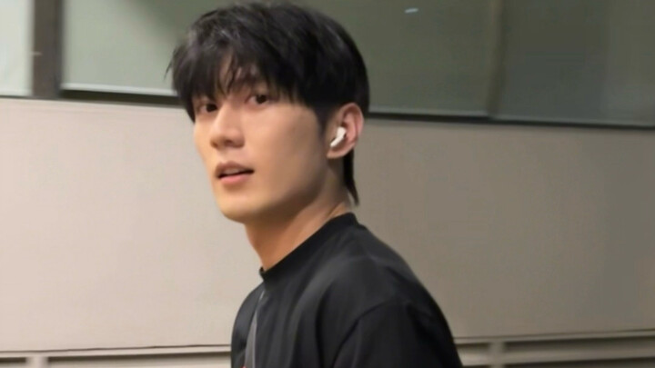 Làm thế nào để chụp một anh chàng bình thường trên phố trông thật ấn tượng?