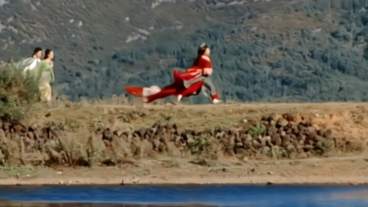 [Queen of All Demons ✘ Monkey with Extendable Arms] She’s so beautiful when she runs—even the wind k