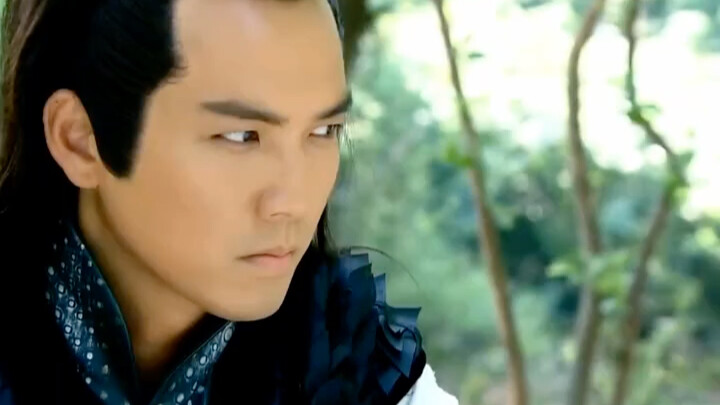 Fu Hongxue was hurled off a mountain cliff, encountered an unparalleled master, and thus ascended to