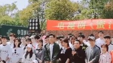 杨紫李现,一起闹一起笑。