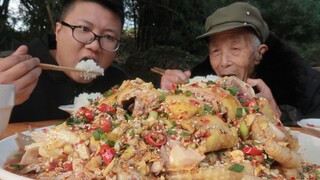 Countryside Recipe & Mukbang | Steamed Chicken with Chili Sauce