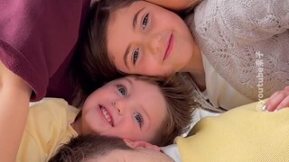 Family portrait 🥰🥰 Now I’ve got my new wallpaper!