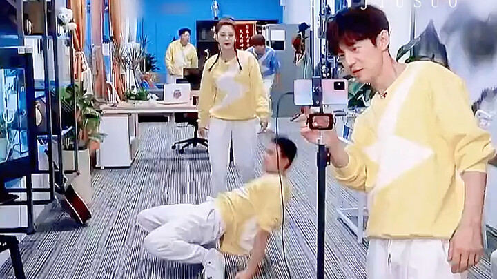 Three Stones Good Waist #Wu Lei