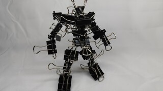 Use 32 [long tail clips] to simply make a mech