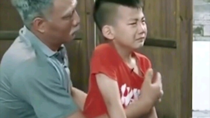 Khang Khang rơi nước mắt vì bố, bề ngoài là ông trùm bá đạo, nhưng thực ra nội tâm lại rất mềm mại v