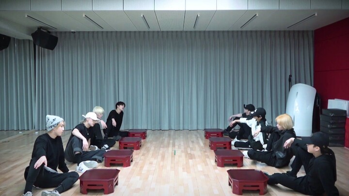 [Stray Kids] Divine Menu – Practice Room Dance Version (THE FACT MUSIC AWARDS ver.)