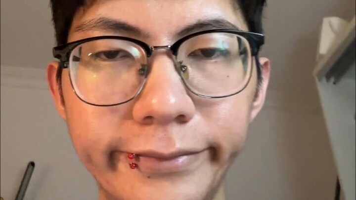 لقد سخرتم مني طوال حياتي لأنني وضعت مسمارًا في شفتي... بل ووصل الأمر إلى الترند!