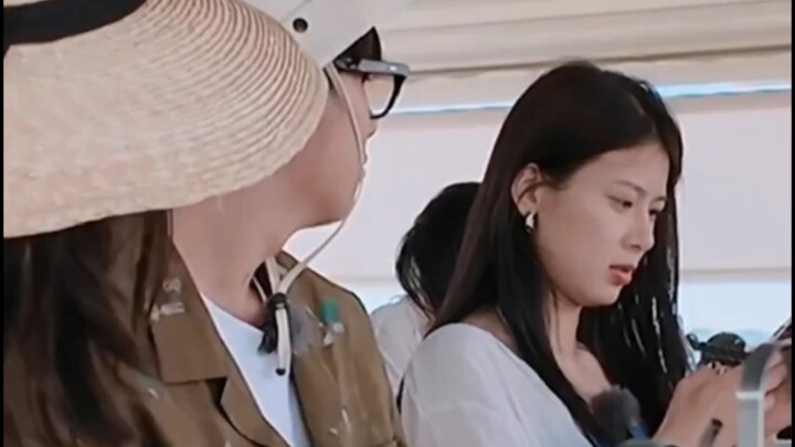 Zhao Zhaoyi to Hu Xianxu and Xin Zhilei: “I really have someone on the show’s production team.”