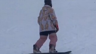 跪  判断路线 逃  一气呵成~