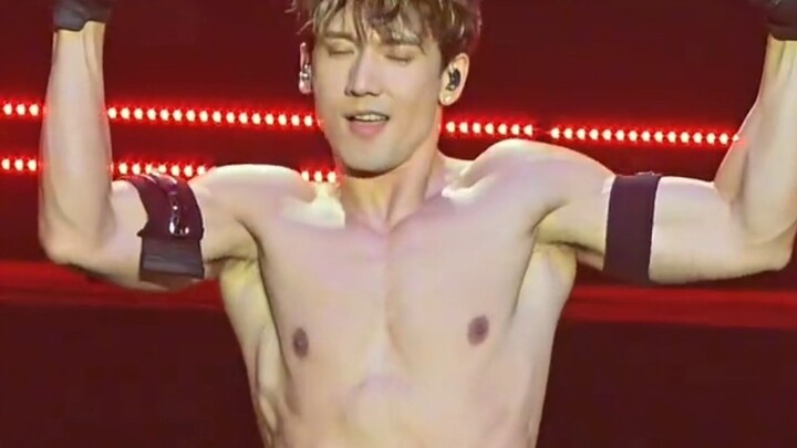 With looks and a physique like this, who would believe this guy is already 45 years old?