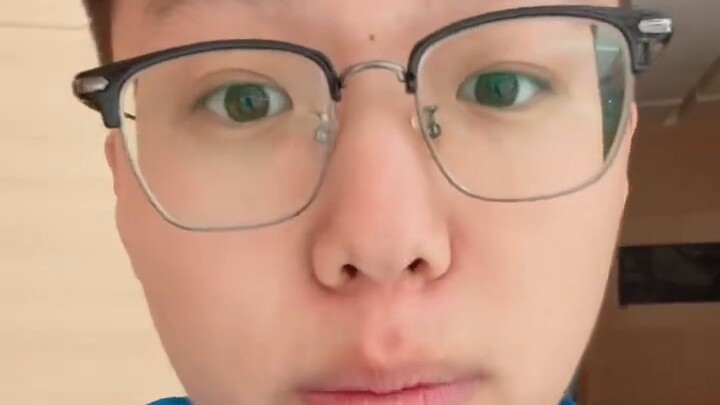 Blackpink lagi konser, tolong jangan bawa hal-hal buruk ke aespa, ya? Kolom komentar penuh dengan ar