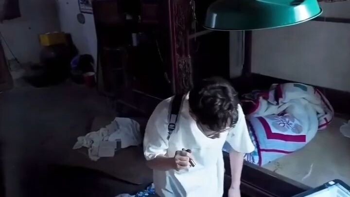 หวังเฮ่อ ทะลุมิติพร้อมเปิดระบบข้ามมิติ