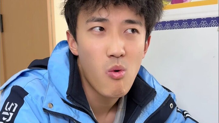 Siswa baru muncul! Langsung bikin Duo Yi dan Liu Jisheng kaget—sebenarnya seberapa kuat kemampuan as