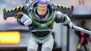 [รีวิวของเล่นโมเดล] นี่น่าจะเป็นของเล่นขยับได้ของ Buzz Lightyear ที่ดีที่สุดจากหนังในตอนนี้! มาแบ่งป