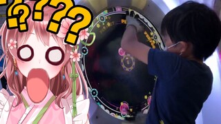 日本萝莉女仆看满级小孩音游人 正太好强!!!