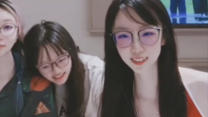 CV Chen Tingting, Song Yuanyuan & Qin Ziyi | Abstract Live Stream Room