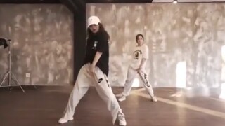 Red Velvet شيكي تُحدث عن غرفة التدريب الرائعة على إنستغرام!