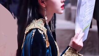Tôi đã khóc rất nhiều!! Cuối cùng cô ấy cũng được gia đình chọn và họ chỉ yêu thương cô ấy!