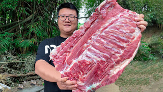 220买一扇猪排，秘制韩式料理“芝士排骨”配上火鸡面，吃爽了