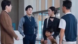 Narinig ng CEO ang anak ng dati niyang kasintahan na tinatawag na Tito ang lalaking katabi nito.