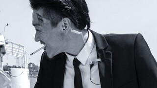 Why didn't anyone tell me that Lao Mo is a suit-wearing badass?