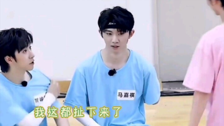 Hahaha, hai “gà mờ” nhỏ lên tiếng tố cáo anh Đinh, xem một lần là cười một lần