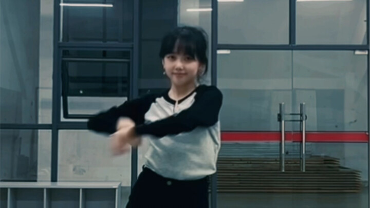 POP/STARAS Last Train~ Such a gentle choreography, I can pretend to be a lady