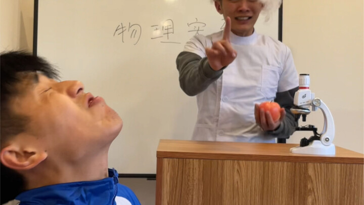 Khi nhà trường tổ chức giờ học thí nghiệm