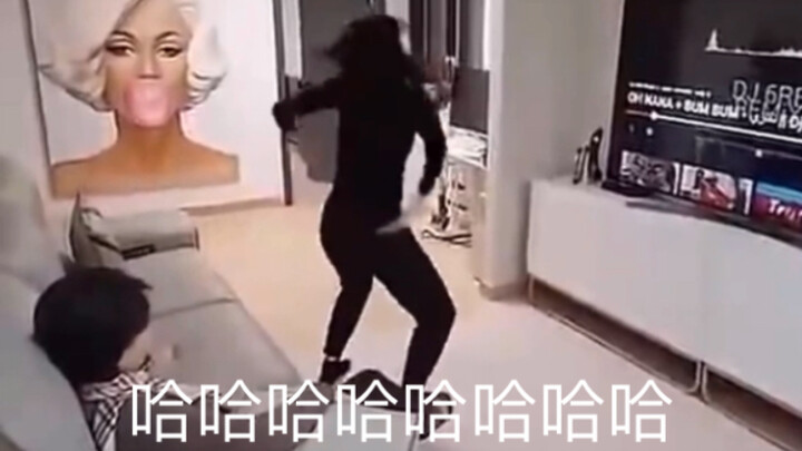 还是原来的媳妇，原来的婆婆。这次跳的是《Oh！NaNaNa!》哈哈哈依旧是淡定的婆婆，两人关系真的太好了！