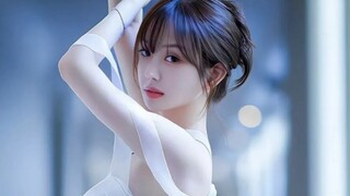 As soon as Lao Xue entered the mouth, he leaned on the wall and walked