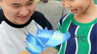 谁说秋天看不到蝴蝶，我家就有一只飞得可快乐啦