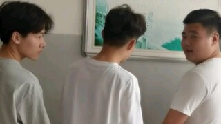 男生是不是都默认洗手间、楼梯口是吸烟区？